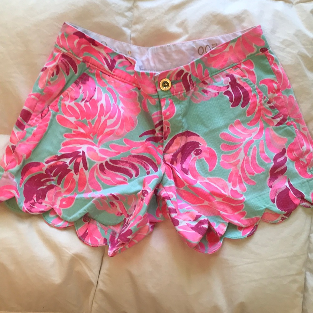 Lily pulitzer scalloped shorts